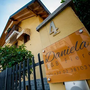 Daniela Fiera , Pero Italien